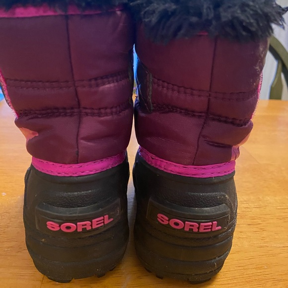 Size 4 toddler SOREL - Picture 5 of 6